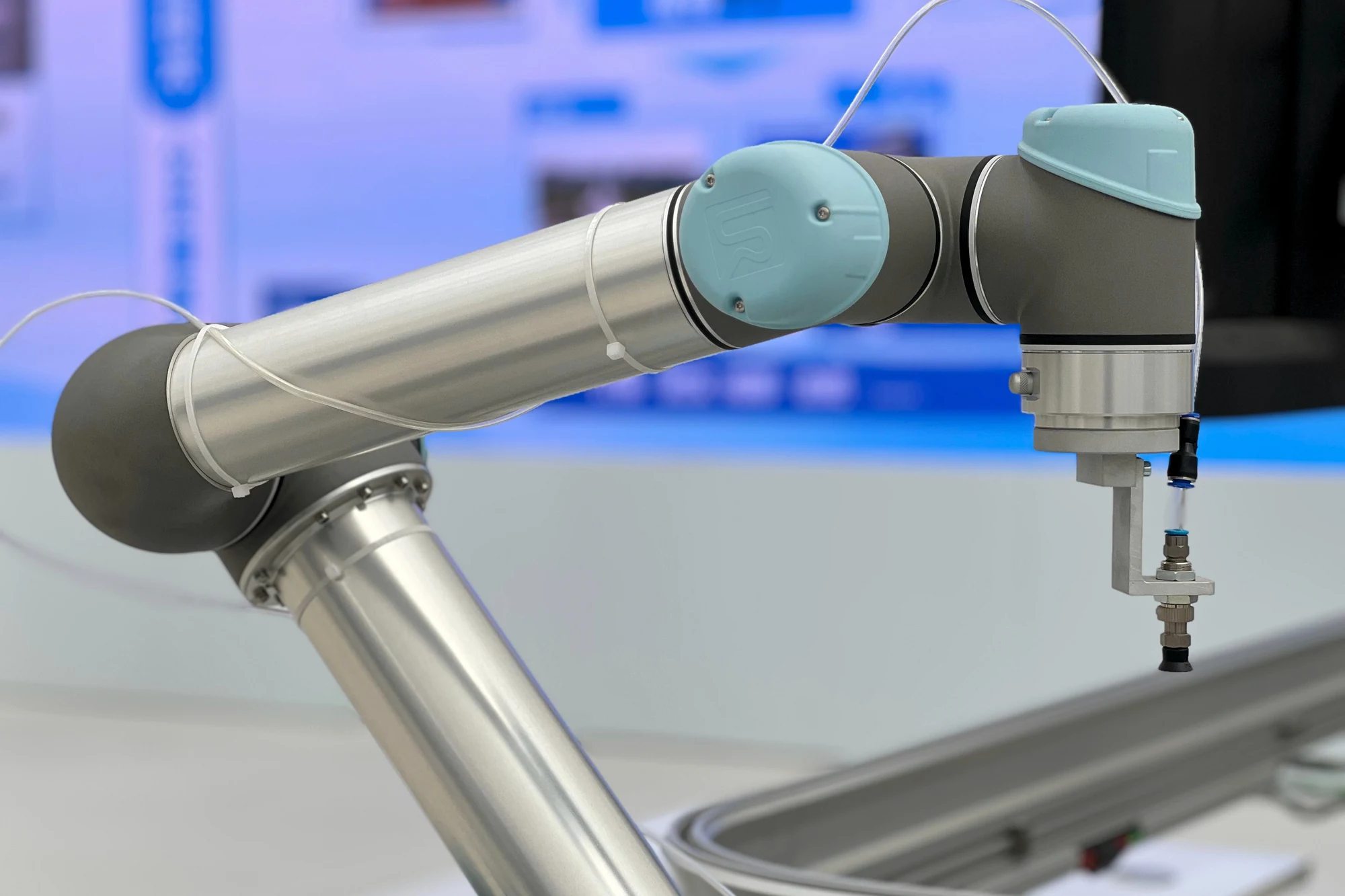 Collaborative industrial robot representing automated business workflows